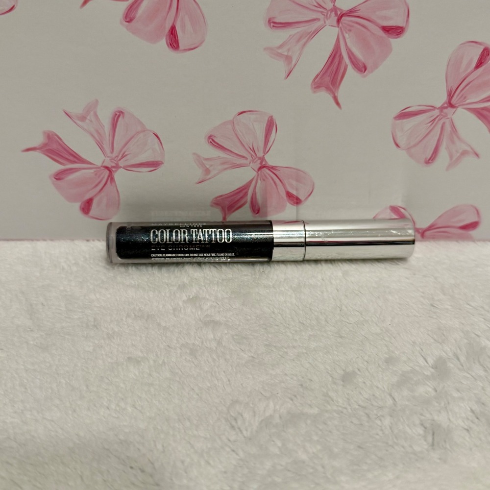 Maybellineβ Color Tattoo Eye Chrome 590 Black Sparkle Liquid Eyeshadow